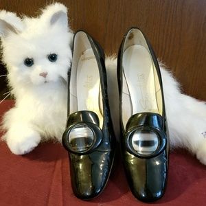 Vintage socialites black patent heel